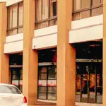 \'Pensé que no volvería a mi casa\': Joven es asaltada y amenazada con cuchillos a la salida de su universidad en Los Ángeles, La Tribuna