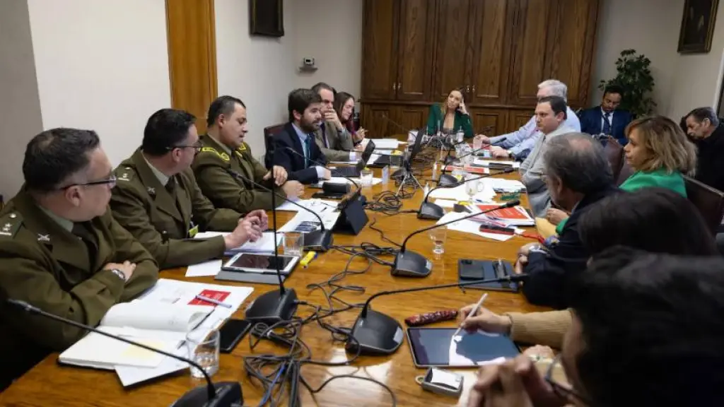 Carabineros, Senado