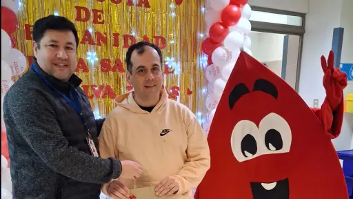 Donante de sangre de Los Ángeles lleva más de 20 años ayudando a pacientes que nunca conocerá