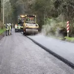 Los trabajos se concentran en una pendiente ubicada después del puente Huépil, en la conexión hacia los sectores de Las Hijuelas y Rucamanqui., Municipalidad de Tucapel