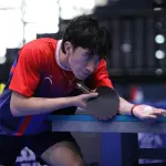 Martín Peña González celebra un histórico logro para el deporte angelino tras alcanzar el primer lugar del ranking nacional Sub-19 de tenis de mesa, luego de consagrarse campeón en los torneos de Chillán y Talca, La Tribuna
