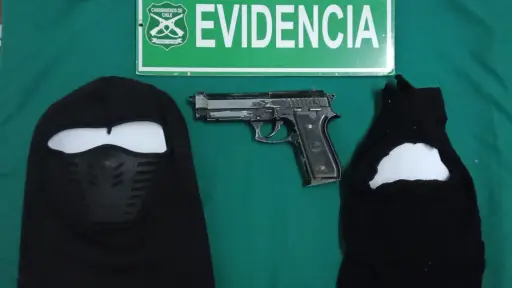 Tres detenidos por violento asalto a planta de revisión técnica en avenida Las Industrias de Los Ángeles