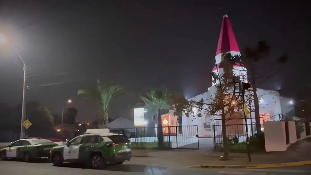 La víctima resultó herida y permanece fuera de riesgo vital, mientras la policía busca a los responsables., redes sociales