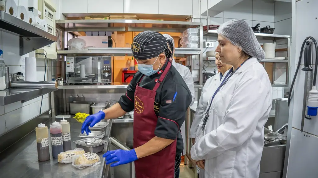 Fiscalización en el marco del Día Internacional de la Inocuidad de los Alimentos, Seremi de Salud Biobío