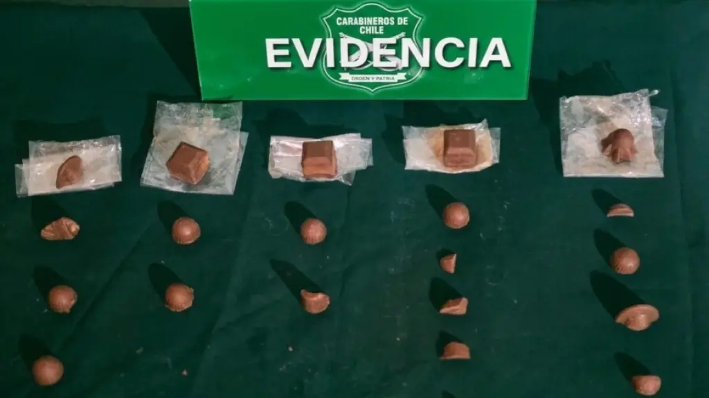 El pesaje total de la droga alcanzó los 234 gramos, distribuidos en más de veinte chocolates, @CarabBioBio