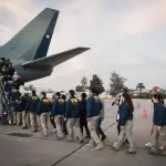 Vuelo de la FACh trasladó a 45 extranjeros expulsados, incluidos condenados por delitos graves, Gobiernos de Chile