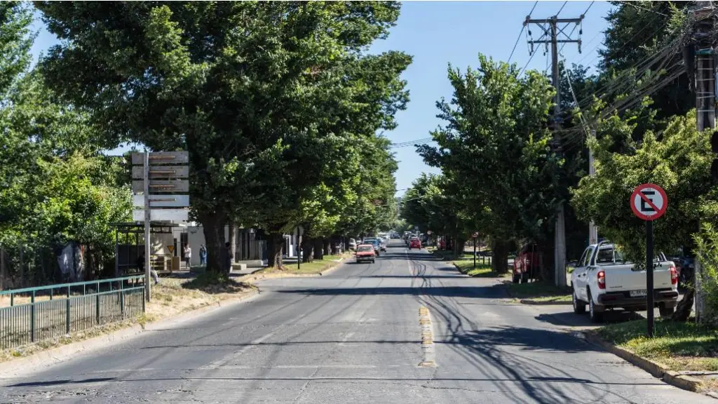 La avenida Ercilla es un corredor urbano de alto flujo vehicular y peatonal que articula el centro, a la espera de la ejecución del proyecto de modernización ya definido técnicamente. / Archivo La Tribuna