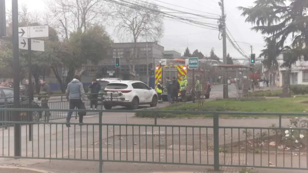 AHORA: Una persona lesionada deja colisión vehícular en el centro de Los Ángeles , La Tribuna