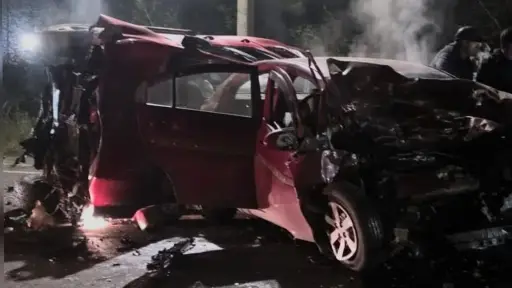 Un fallecido y un herido de gravedad deja accidente de tránsito en Los Ángeles