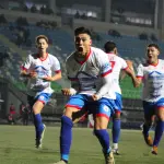 Diego González celebra junto a sus compañeros el agónico gol que le dio a Iberia una valiosa victoria en Puerto Montt, La Tribuna