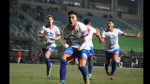 Iberia CDSC sorprendió al invicto Vicente Pérez Rosales con un agónico gol en el Chinquihue