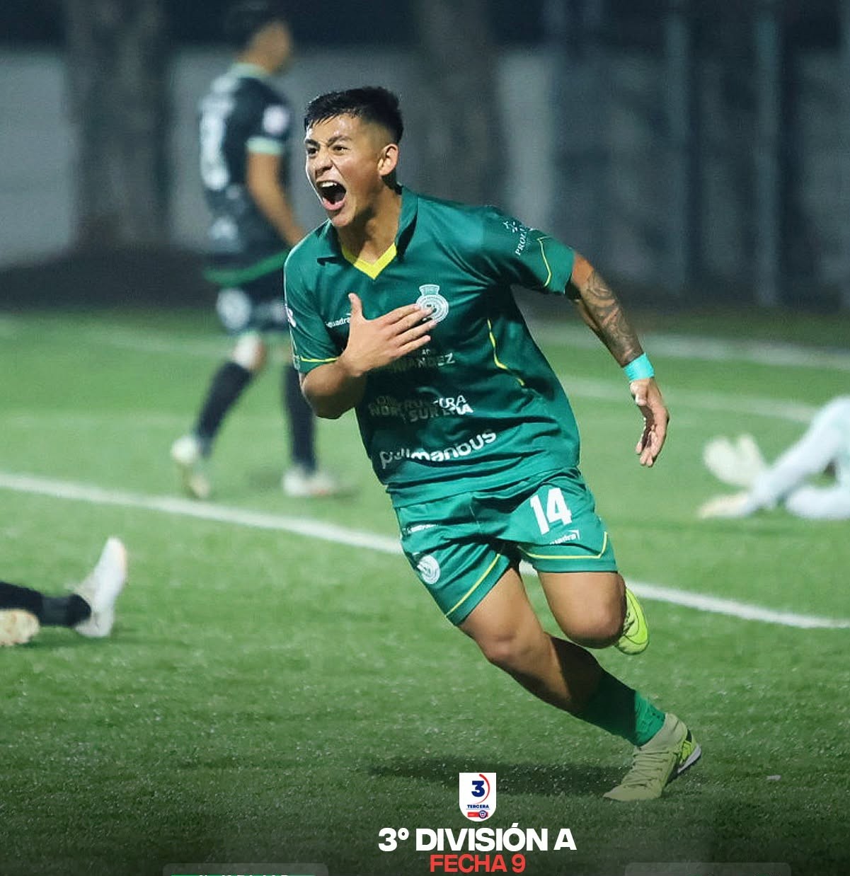 Mateo Toro celebra el gol que le dio a Comunal Cabrero una valiosa victoria sobre Constitución Unido / Cedida