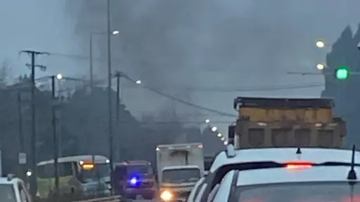 ACTUALIZACIÓN: Restablecen el tránsito en avenida Las Industrias en Los Ángeles