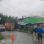 Incendio dejó dos viviendas con daños estructurales en Mulchén, Cedida