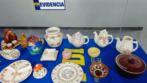 Las vendían por internet: PDI recupera 32 históricas piezas de cerámica de Lota