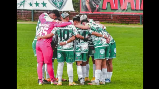 D. Laja Histórico aplasta y Nacimiento rescata un valioso punto en la Tercera B
