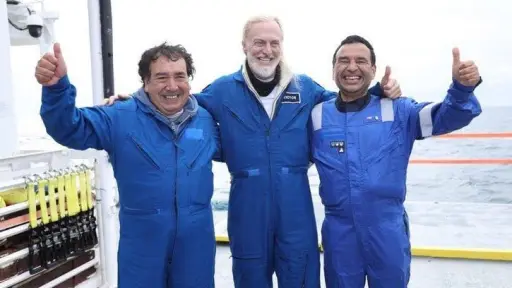 Científico angelino que descendió a la Fosa de Atacama regresó para hablar del agua y el clima