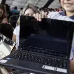 Comenzó la entrega de la Beca TIC: 96.100 notebooks para estudiantes de séptimo básico en todo el país, internet