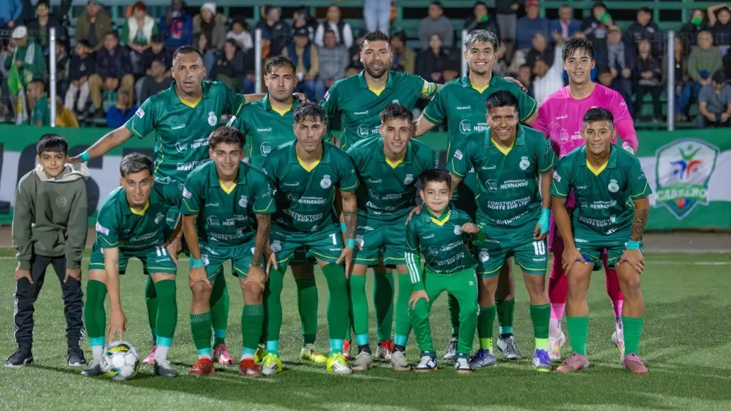 Comunal Cabrero atraviesa un gran momento en la Tercera División A. El cuadro dirigido por Yuri Fernández suma cinco fechas invicto y buscará prolongar su positiva racha este fin de semana frente a Atlético Oriente en Nacimiento, La Tribuna