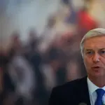 Gobierno confirmó además que existe un quinto sospechoso identificado y actualmente prófugo., Reuters