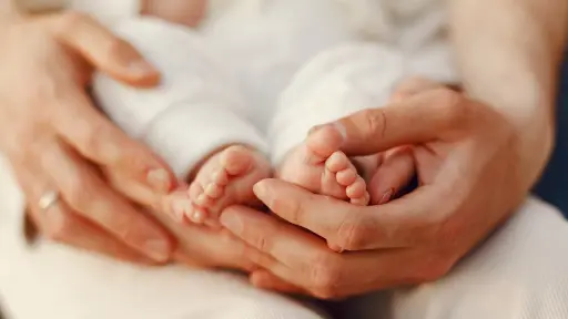 Menos nacimientos y más adultos mayores: el desafío que enfrenta Biobío