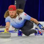 El curling exige una concentración muy alta porque los jugadores tienen tiempo suficiente para pensar demasiado.