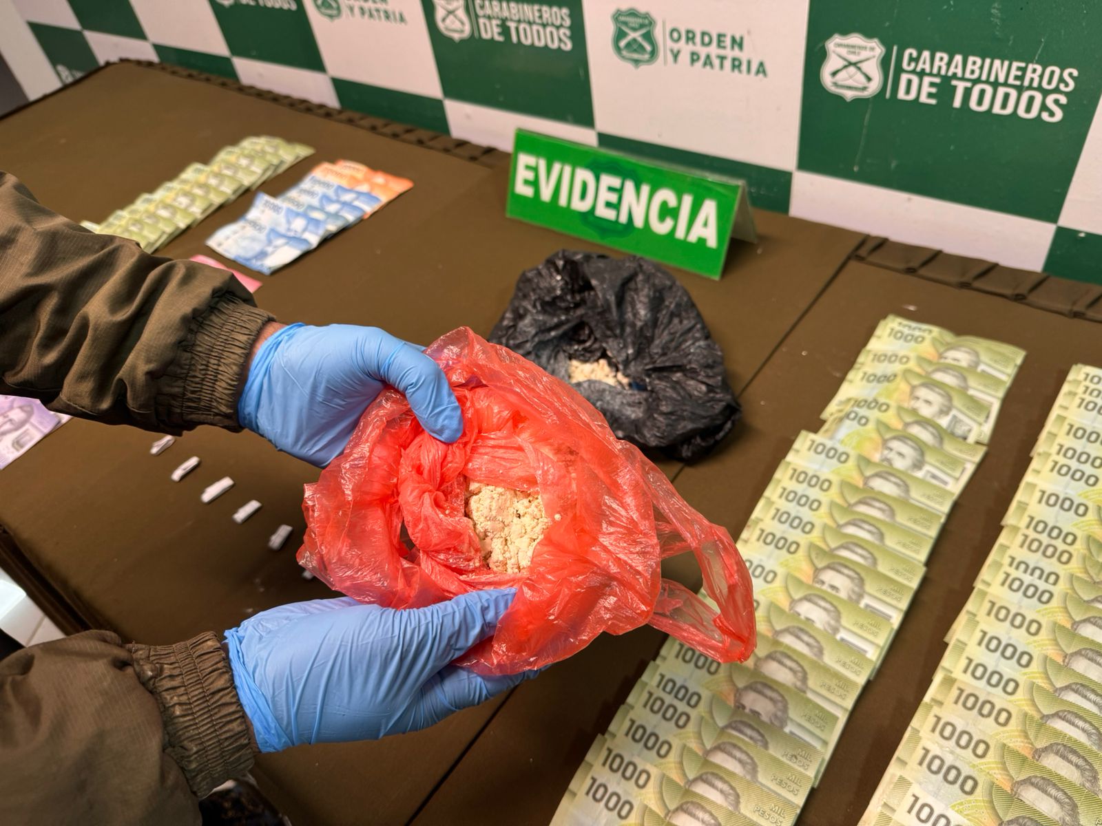 Un imputado quedó en prisión preventiva tras allanamientos por drogas en Lota y Coronel / Carabineros de Chile