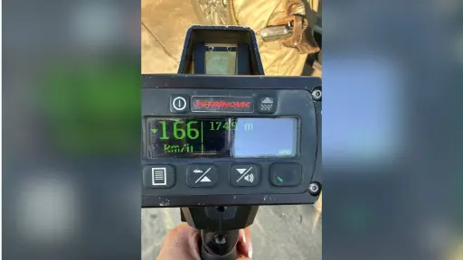 Dos conductores fueron detenidos en Vitacura tras ser sorprendidos circulando a 166 y 181 km/h
