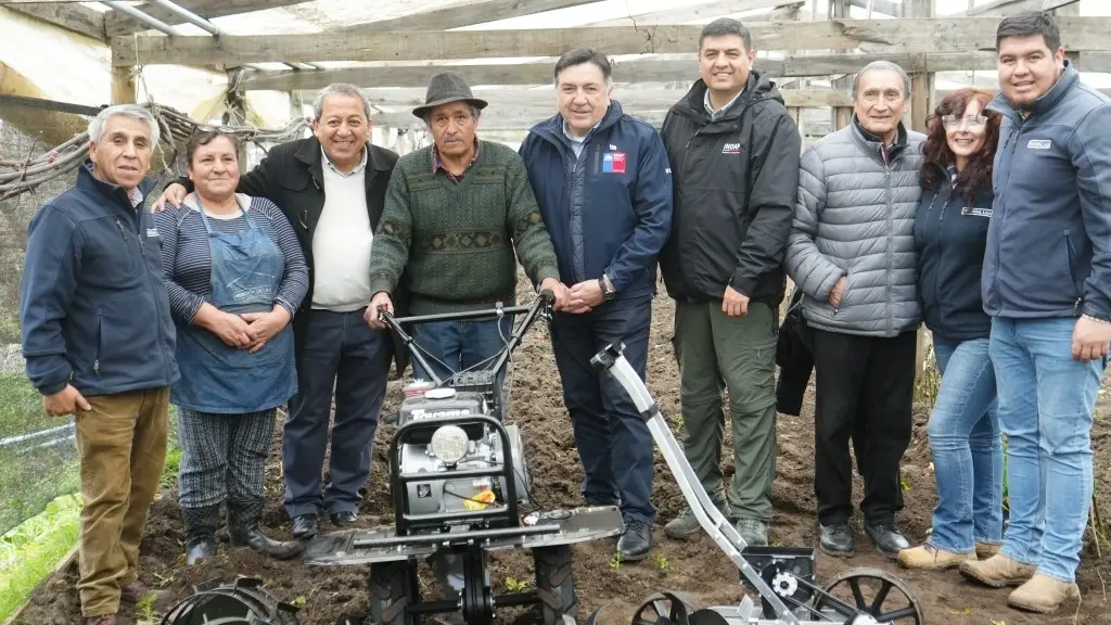 Se realizó la entrega de activos productivos y tecnológicos a 25 agricultores de la comuna, Municipalidad de Laja