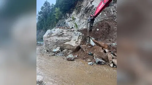 Ruta Q-61 en Alto Biobío mantiene paso restringido por trabajos de remoción de roca