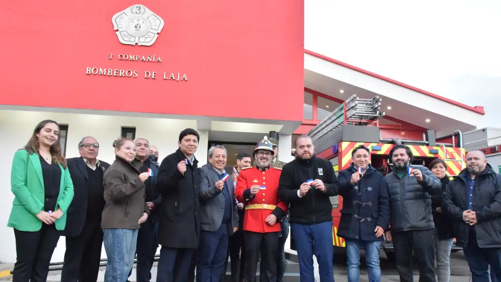 Autoridades regionales y comunales, junto a voluntarios y vecinos, inauguran el nuevo cuartel de la 3.ª Compañía de Bomberos en Altos de Laja, concretando un histórico anhelo de 16 años para fortalecer la seguridad y la respuesta oportuna ante emergencias en el sector., Municipalidad de Laja