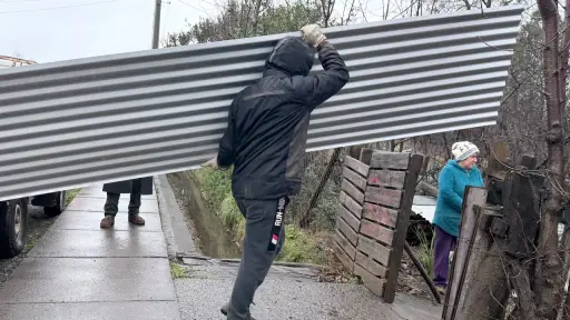 Avanza la respuesta a la emergencia por viento puelche en la provincia de Biobío