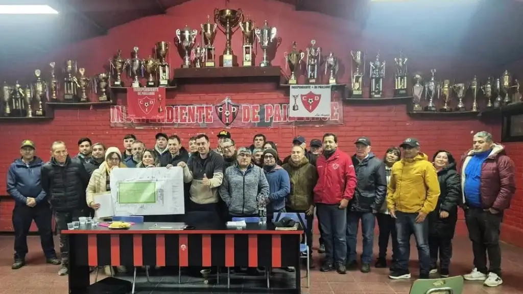La firma del convenio marca el inicio de un proyecto histórico para el Club Deportivo Independiente de Paillihue, La Tribuna