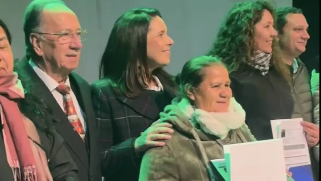 550 familias de Los Ángeles reciben subsidios habitacionales, Municipal