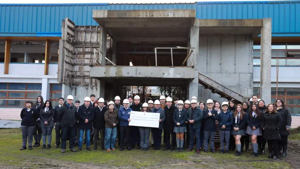 La obra, abandonada por cuatro años, será finalizada gracias a una inversión superior a los 11.000 millones de pesos, albergando talleres de Electricidad, Calderería y Enfermería para jóvenes de toda la Provincia de Biobío., Municipalidad de Laja