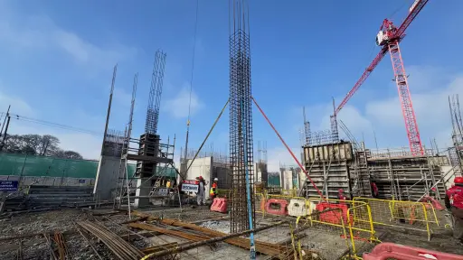 Nuevos hospitales de Nacimiento y Santa Bárbara superan el 20% de avance en sus obras