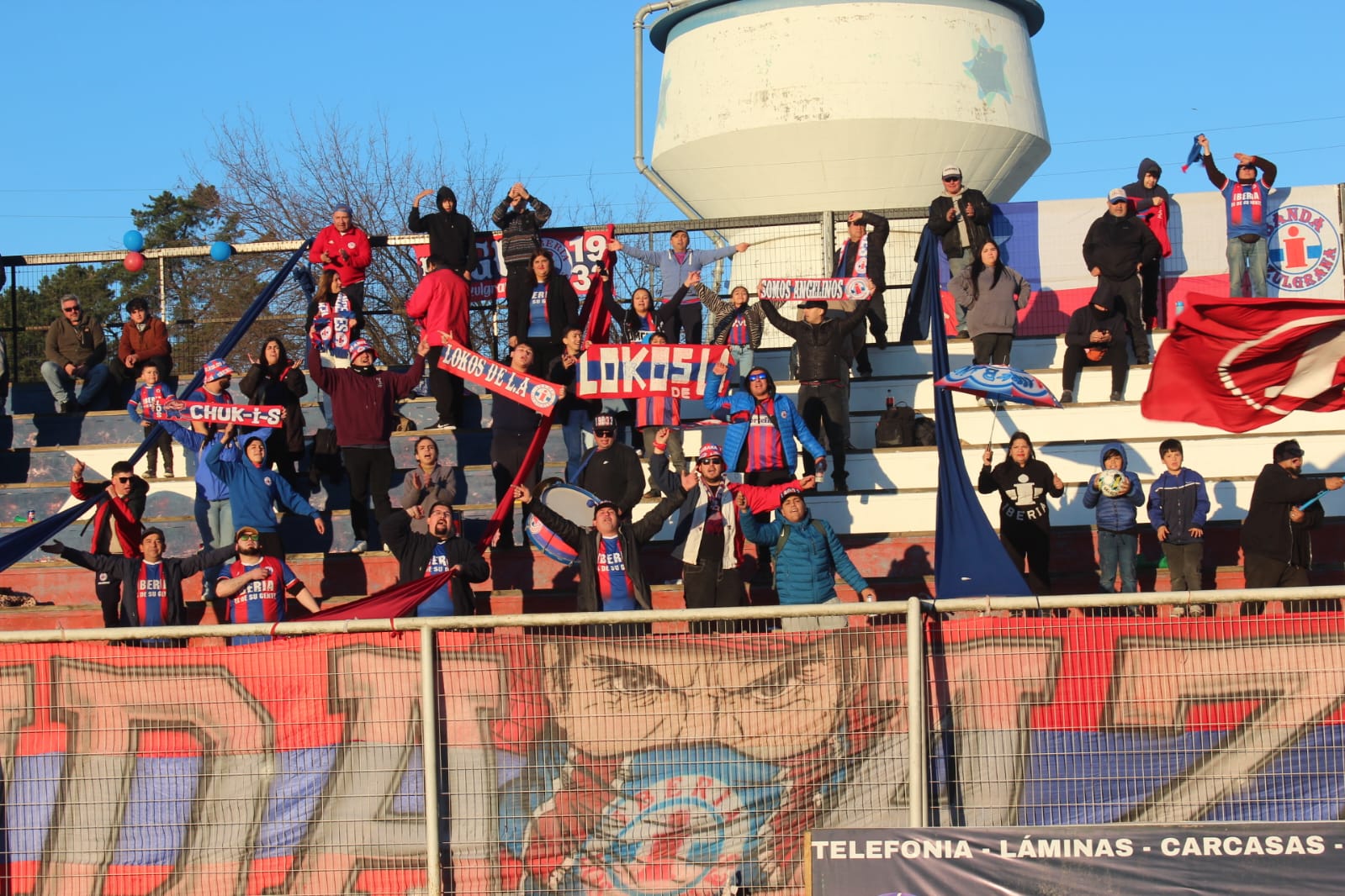 Como siempre la hinchada Azulgrana se hizo presente en Parral acomapañando a CDSC Iberia / La Tribuna