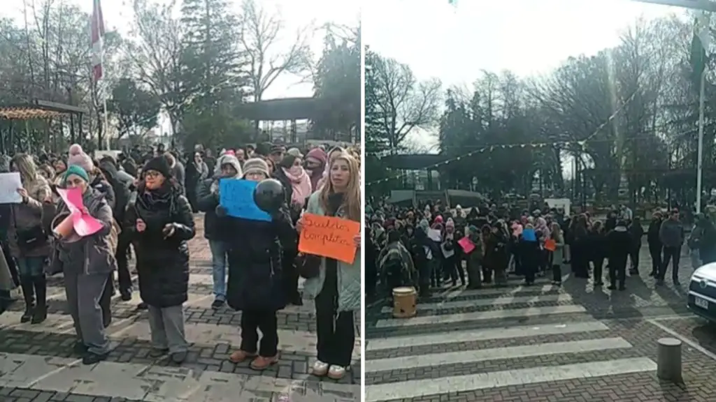AHORA: Docentes se manifiestan afuera de la Municipalidad de Cabrero por presuntos sueldos impagos , Cabrero Urgente