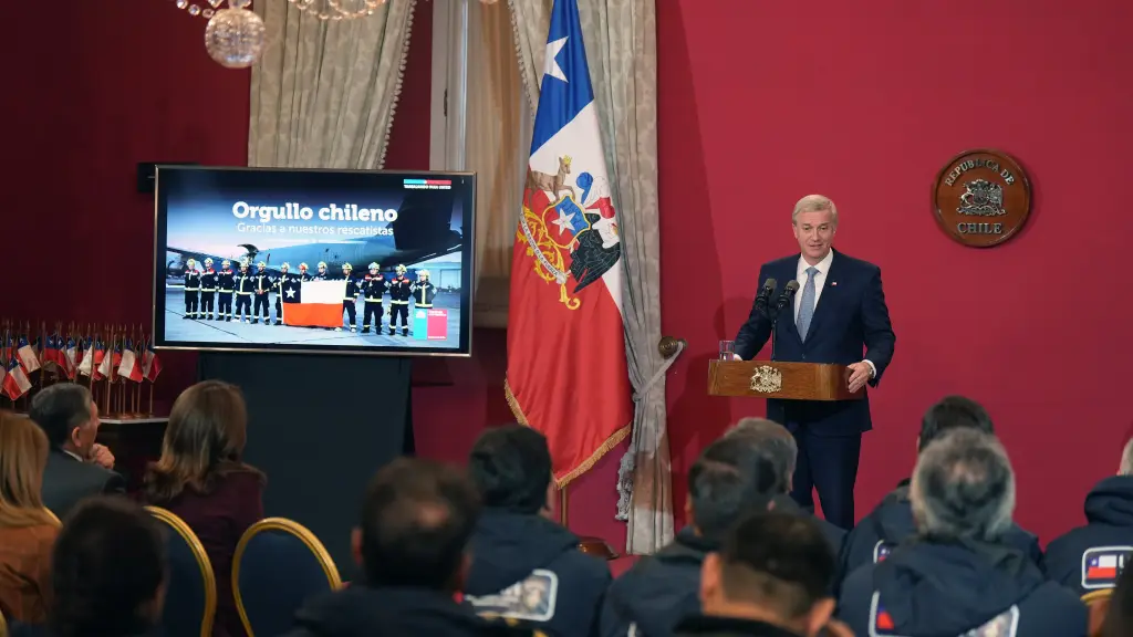 El Presidente encabezó una ceremonia en La Moneda para reconocer a los 45 integrantes del Grupo USAR de Bomberos de Chile., @GobiernodeChile