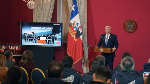 Kast reconoce a Grupo USAR de Bomberos de Chile por histórica misión de rescate tras terremotos en Venezuela