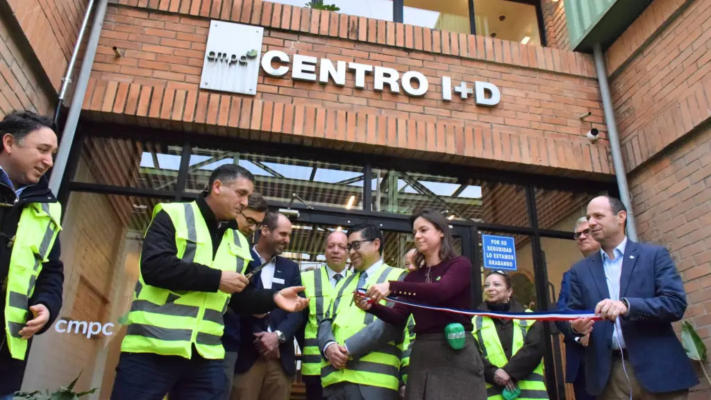Autoridades y ejecutivos participaron del corte de cinta que marcó el inicio de una nueva etapa para el recinto emplazado en Planta Santa Fe, Fredy Muñoz | La Tribuna