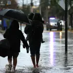 El evento se desarrollará entre la madrugada del martes y la madrugada del miércoles, con acumulados de hasta 120 milímetros en sectores precordilleranos y cordilleranos., contexto