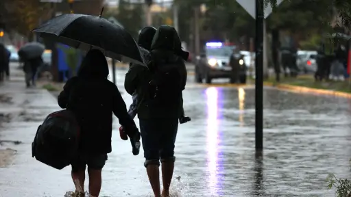 Hasta 120 milímetros de lluvia: DMC emite Alarma Meteorológica para el sur del país