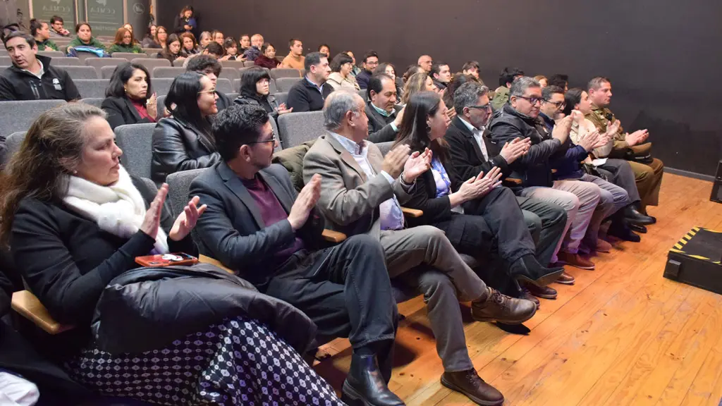 Autoridades y público de la ceremonia | La Tribuna