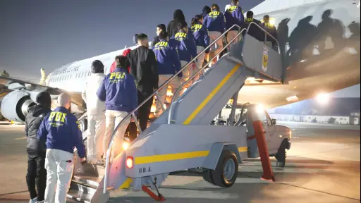 Gobierno expulsa a 45 migrantes en sexto vuelo de 2026 y alcanza récord anual anticipado