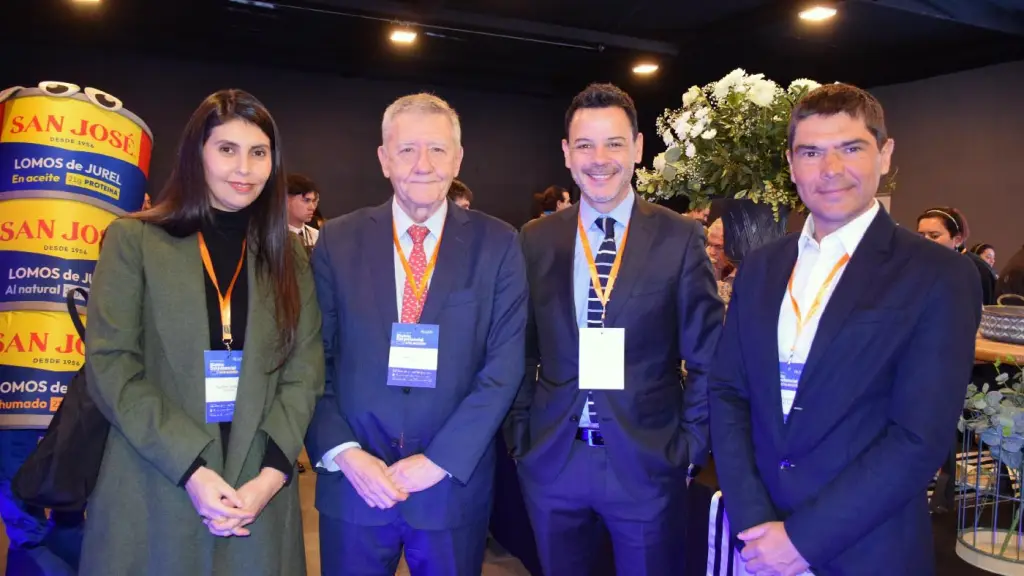  Paulina Saravia, Martin Zilic, Claudio Anabalón y Gonzalo Martinich | La Tribuna