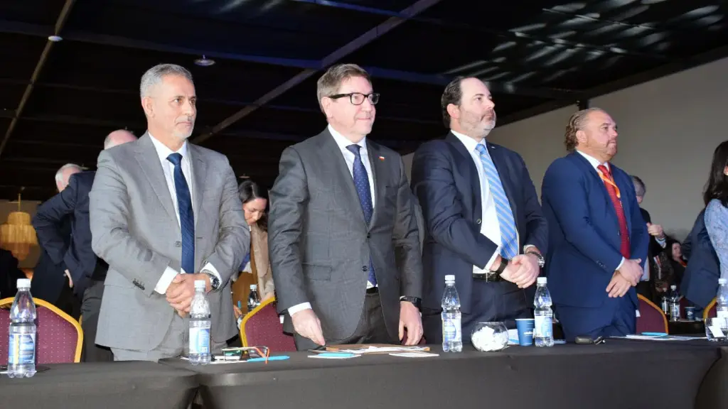 Nelson Donoso, presidente de Irade; Daniel Mas, biministro de Economía y Minería; Tomás Rau, ministro del Trabajo y Previsión Social; y Sergio Giacaman, gobernador regional de Biobío. | La Tribuna