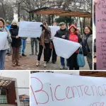 Docentes y asistentes de la educación se manifestaron frente a la Municipalidad de Cabrero en el marco de sus demandas por presuntas diferencias en remuneraciones y beneficios laborales., Cedidas
