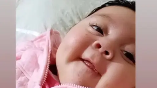 Agustina recibirá tratamiento contra la AME y familia refuerza campaña por asistente de tos