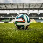 fútbol, pelota, estadio, campo, estadio de fútbol, balón de fútbol, deporte, campo de fútbol, naturaleza, hierba, juego, Pixabay